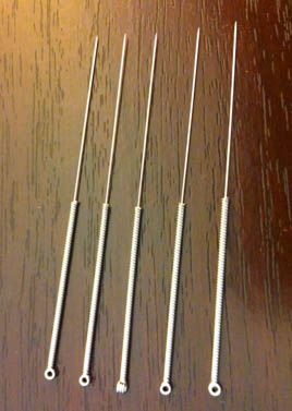Five filiform needles uses in treatment sessions. 