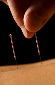 Acupuncture helps relieve pain for lung cancer patients. 