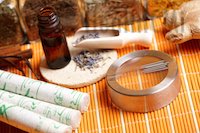 Example of needles and herbs with moxa.